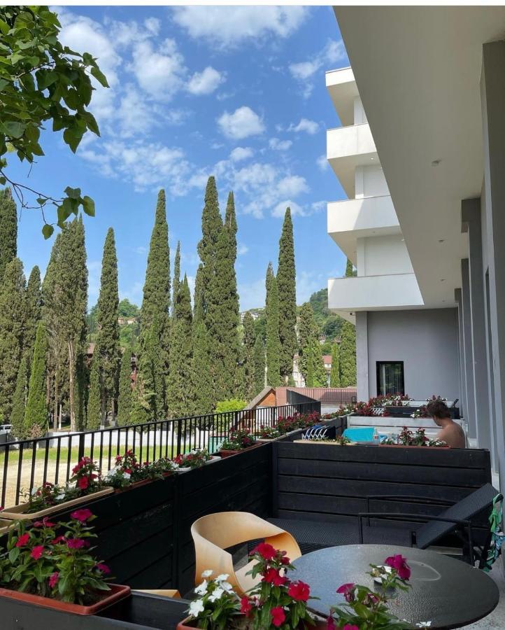 Abaash Hotel Afon New Athos Buitenkant foto