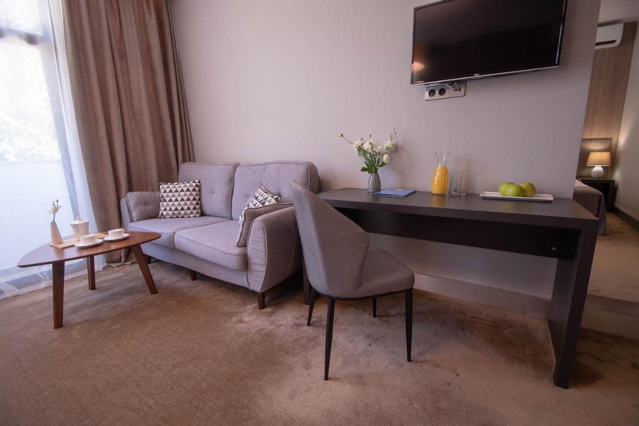 Abaash Hotel Afon New Athos Buitenkant foto